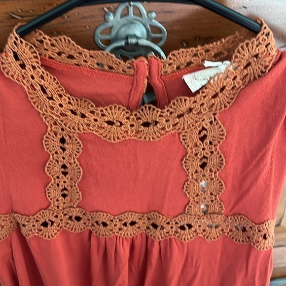 Hem & Thread Women’s Rust Tunic Top With Lace Size Small NWT - Picture 5 of 9
